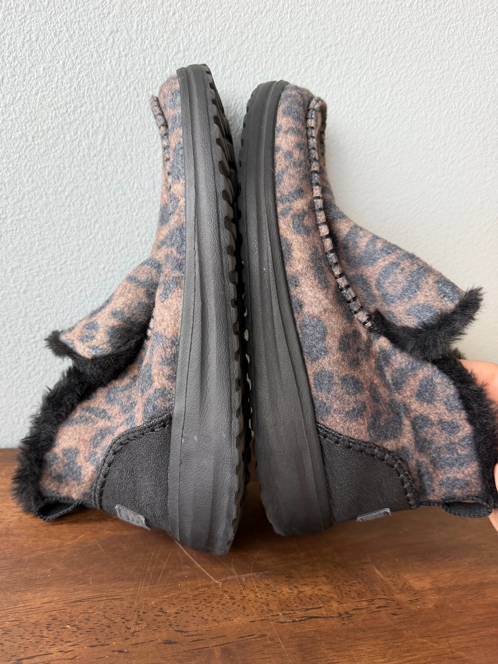 Hey Dude black brown leopard Denny fuzzy ankle boots sz 41 Women’s sz 10 - Picture 5 of 8
